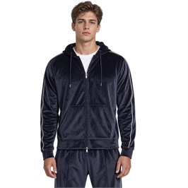 {{productViewItem.photos[photoViewList.activeNavIndex].Alt || productViewItem.photos[photoViewList.activeNavIndex].Description || 'Ветровка UA Velour Hoodie'}}