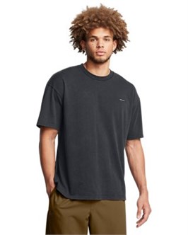 {{productViewItem.photos[photoViewList.activeNavIndex].Alt || productViewItem.photos[photoViewList.activeNavIndex].Description || 'UA Heavyweight Logo WashOversized Short Sleeve'}}