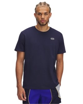 {{productViewItem.photos[photoViewList.activeNavIndex].Alt || productViewItem.photos[photoViewList.activeNavIndex].Description || 'UA Heavyweight Left Chest PatchShort Sleeve'}}