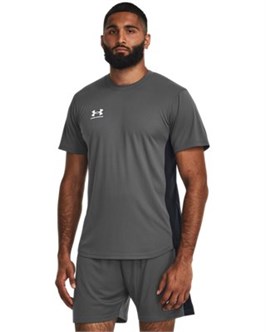 {{productViewItem.photos[photoViewList.activeNavIndex].Alt || productViewItem.photos[photoViewList.activeNavIndex].Description || 'UA ChallengerTraining Short Sleeve'}}