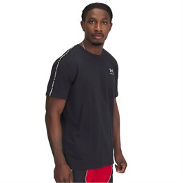 {{productViewItem.photos[photoViewList.activeNavIndex].Alt || productViewItem.photos[photoViewList.activeNavIndex].Description || 'Футболка UA Icon HWT Tee Taping'}}